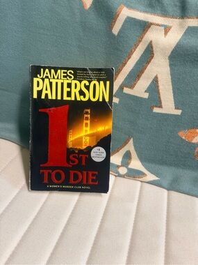 James Patterson "1st to Die" Paperback Novel - Black & Red Cover